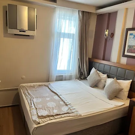 Hotel Anzac 3*