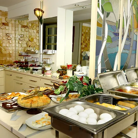 アンザック ホテル 3*