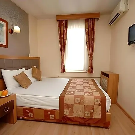 Hotel Anzac 3*
